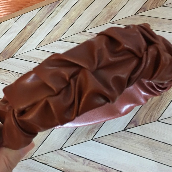 Sincerly Jules Brown Styling Faux Leather Scrunched Headband with Knotted Design - Picture 6 of 10